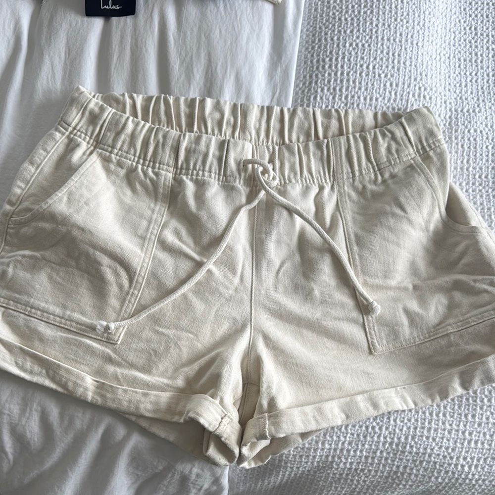 Aerie Cream Athletic Shorts Elastic Waist